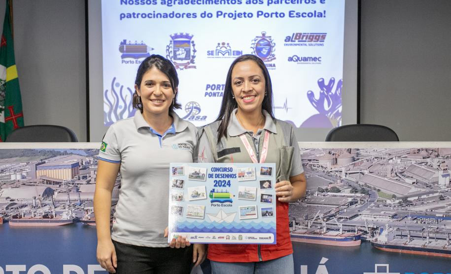 Vencedores do concurso Porto Escola 2024 passeiam de barco pela Baía de Paranaguá