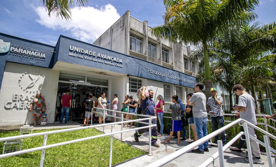 Pacientes da Unidade Erasto Gaertner recebem doações da Corrida do Porto