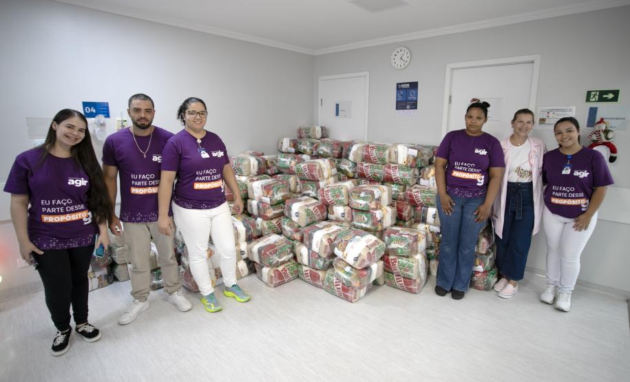 Pacientes da Unidade Erasto Gaertner recebem doações da Corrida do Porto