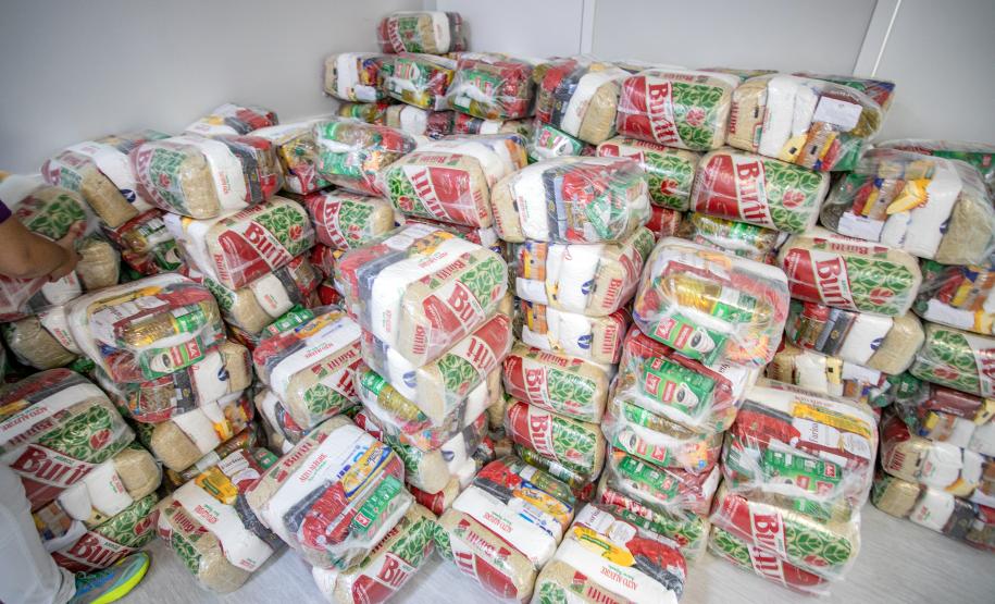 Pacientes da Unidade Erasto Gaertner recebem doações da Corrida do Porto