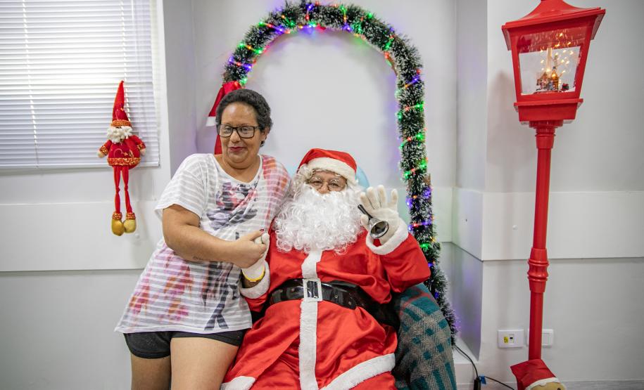 Pacientes da Unidade Erasto Gaertner recebem doações da Corrida do Porto