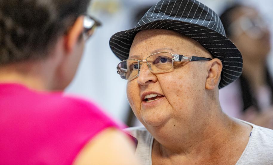 Pacientes da Unidade Erasto Gaertner recebem doações da Corrida do Porto