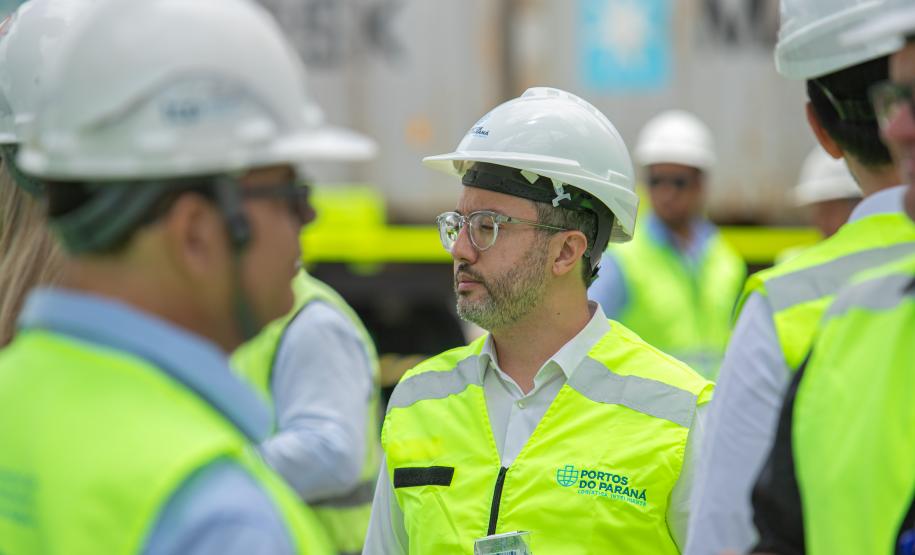 Porto de Paranaguá bate recorde histórico de movimentação de contêineres