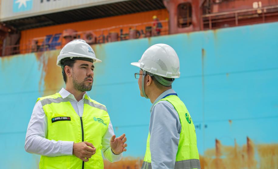 Porto de Paranaguá bate recorde histórico de movimentação de contêineres