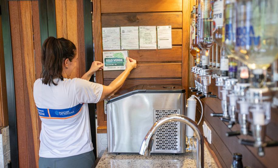 Empresas da Ilha do Mel recebem certificado ambiental da Portos do Paraná