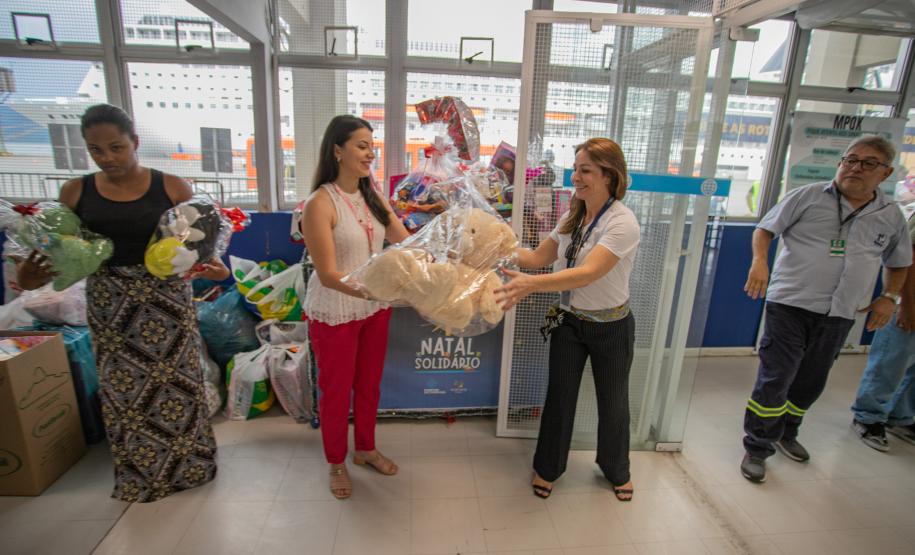 Natal Solidário da Portos do Paraná arrecada 1,2 mil brinquedos