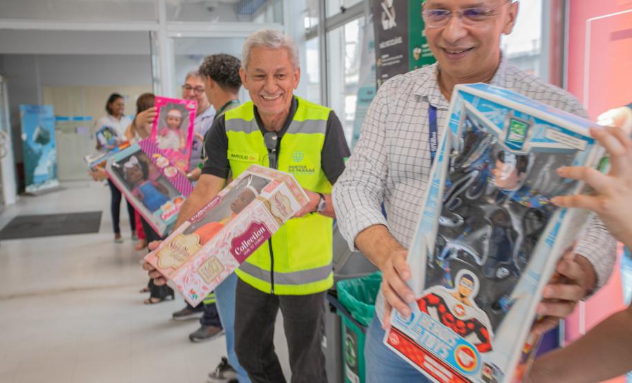 Natal Solidário da Portos do Paraná arrecada 1,2 mil brinquedos