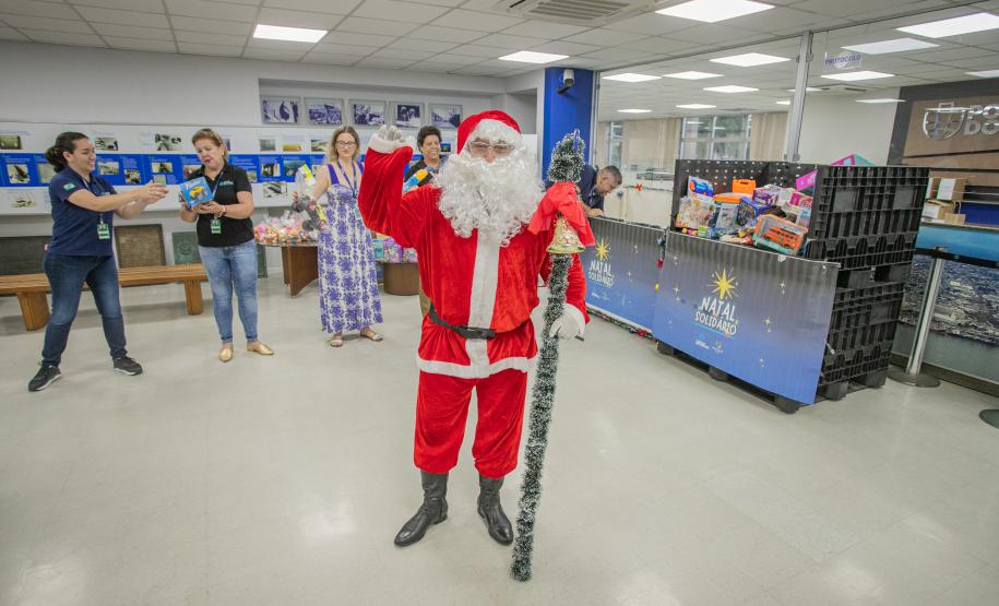 Natal Solidário da Portos do Paraná arrecada 1,2 mil brinquedos