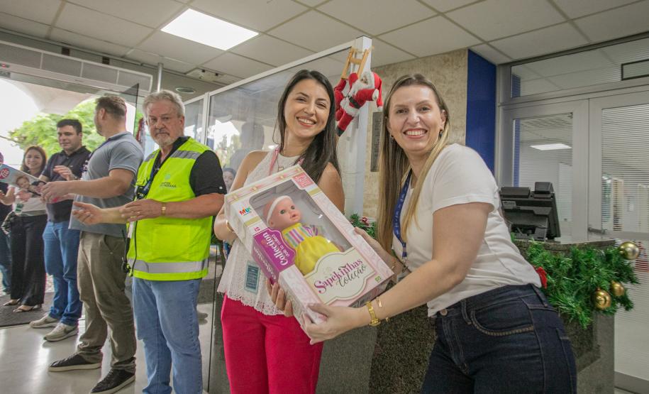 Natal Solidário da Portos do Paraná arrecada 1,2 mil brinquedos