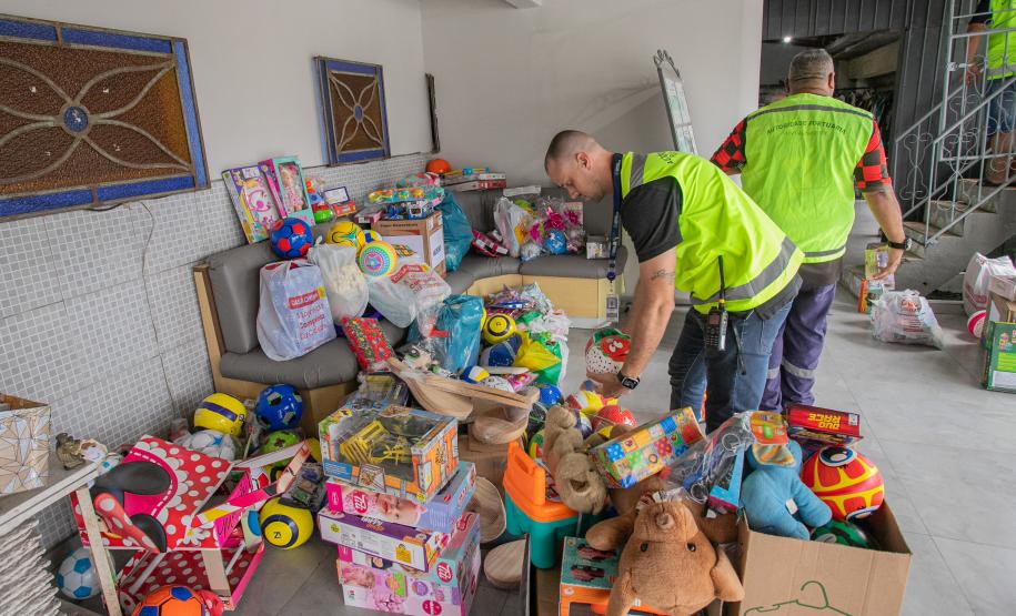 Natal Solidário da Portos do Paraná arrecada 1,2 mil brinquedos