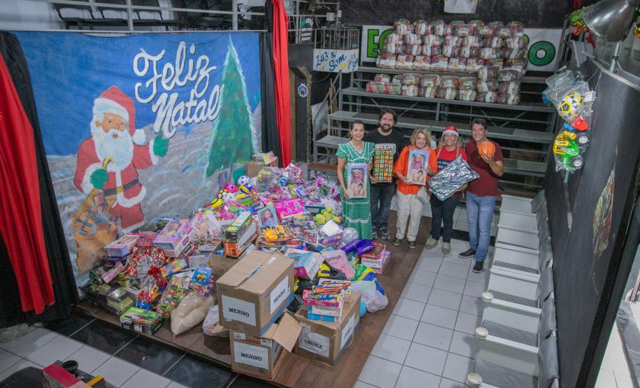 Natal Solidário da Portos do Paraná arrecada 1,2 mil brinquedos