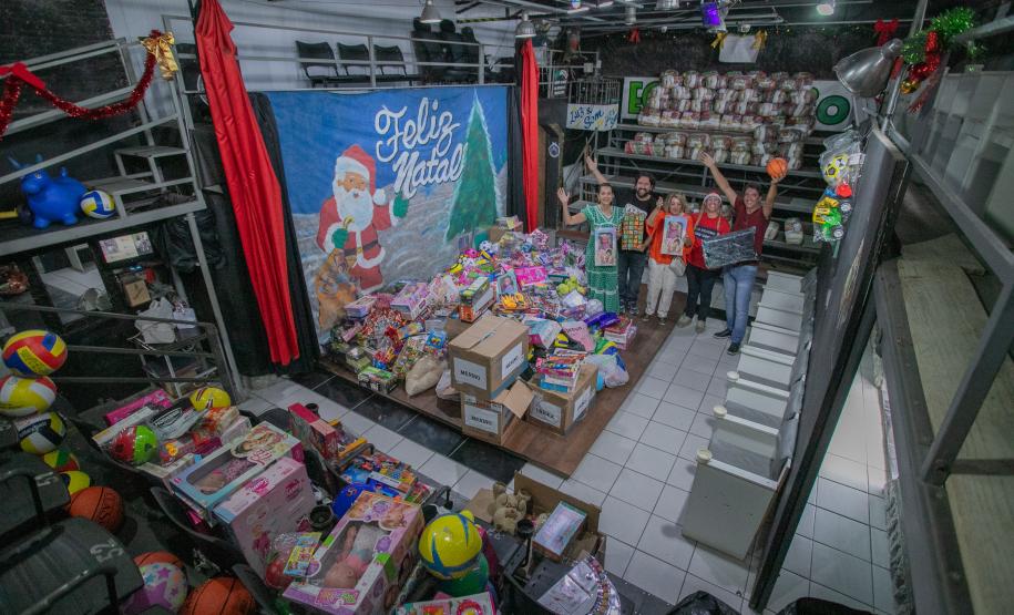 Natal Solidário da Portos do Paraná arrecada 1,2 mil brinquedos