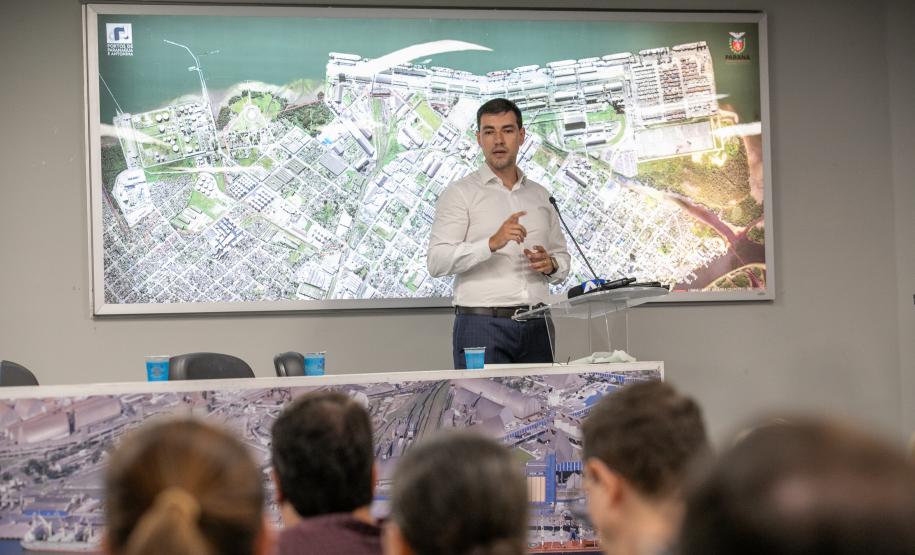 Porto de Paranaguá mostra eficiência e bate recorde de movimentação em 2024