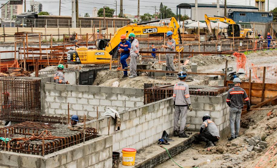 Começam as escavações do poço de recebimento de cargas do Moegão