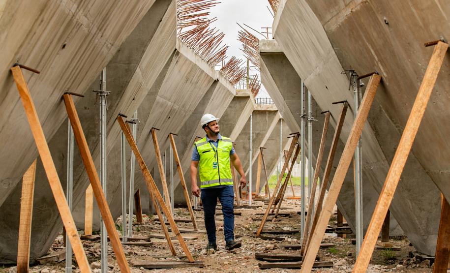 Começam as escavações do poço de recebimento de cargas do Moegão