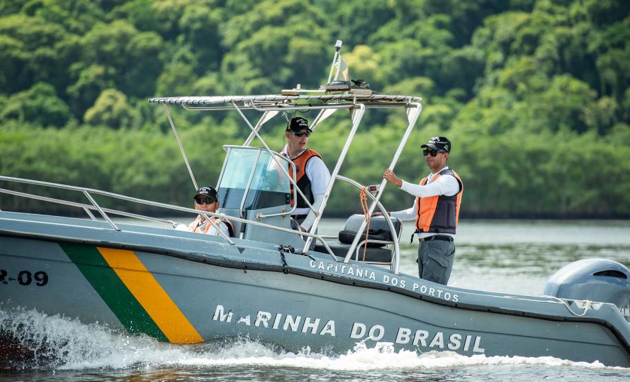 Fiscalização marítima é realizada nos portos paranaenses