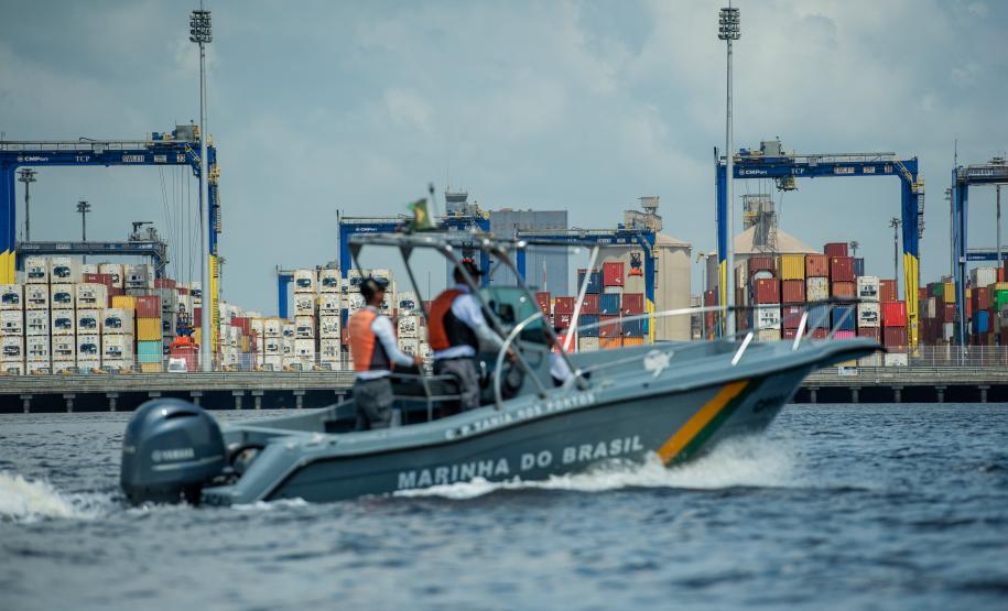 Fiscalização marítima é realizada nos portos paranaenses