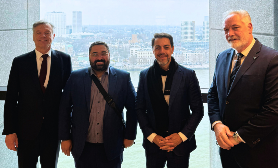 Presidente do Conselho Administrativo dos Portos Paranaenses visita maior porto europeu