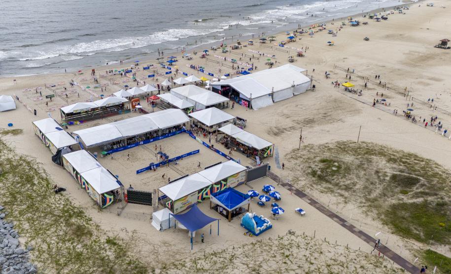 Beach Tennis na Arena Portos do Paraná movimenta o litoral paranaense