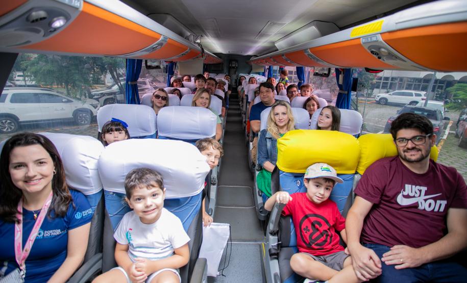 Familiares de portuários participam de visita guiada ao Porto de Paranaguá