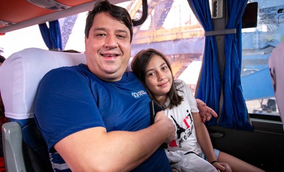 Familiares de portuários participam de visita guiada ao Porto de Paranaguá