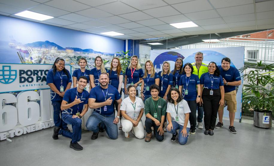 Familiares de portuários participam de visita guiada ao Porto de Paranaguá