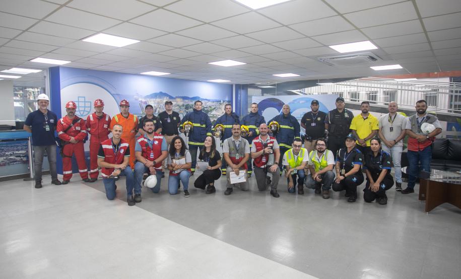 Palácio Taguaré é cenário de simulado de abandono de edificação