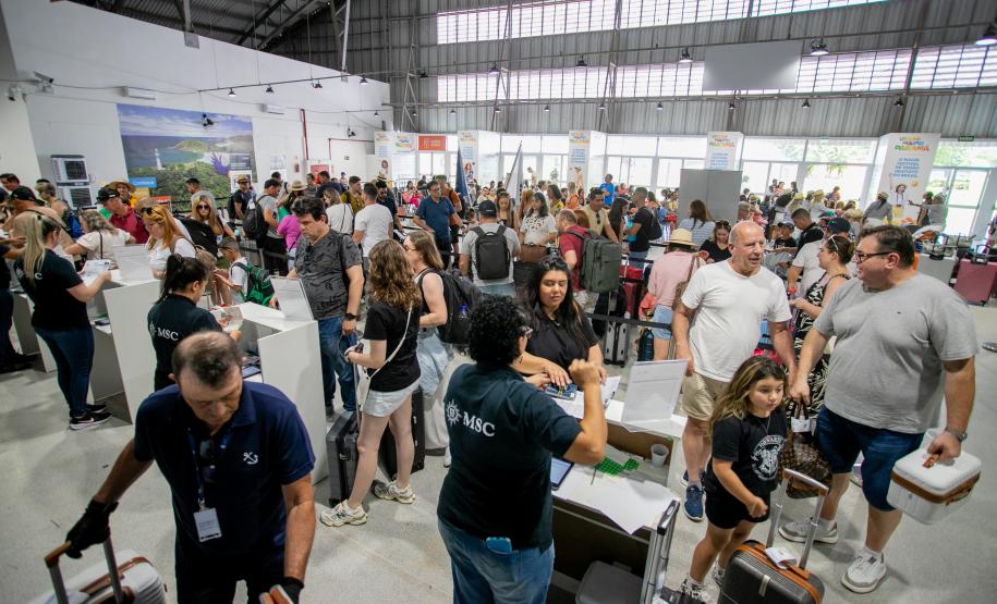 Mais de 19 mil cruzeiristas e tripulantes da segunda temporada passaram pelo Paraná