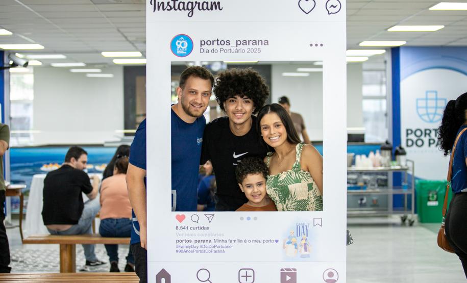 Familiares de portuários participam de visita guiada ao Porto de Paranaguá