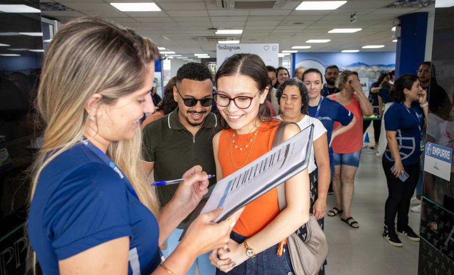 Familiares de portuários participam de visita guiada ao Porto de Paranaguá