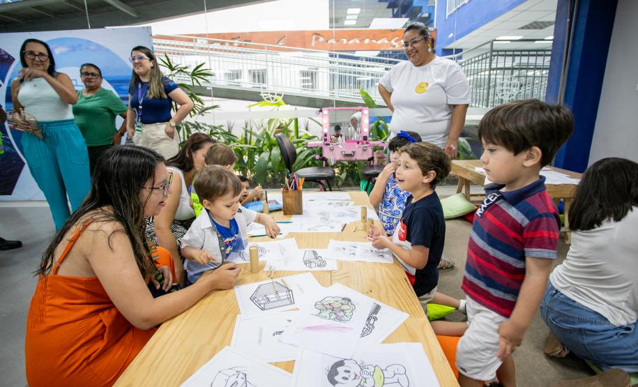 Familiares de portuários participam de visita guiada ao Porto de Paranaguá
