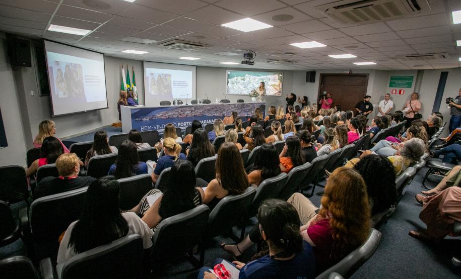 Portos do Paraná incentiva empoderamento das mulheres portuárias