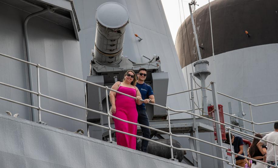 Navio de Guerra da Marinha recebe 750 visitantes