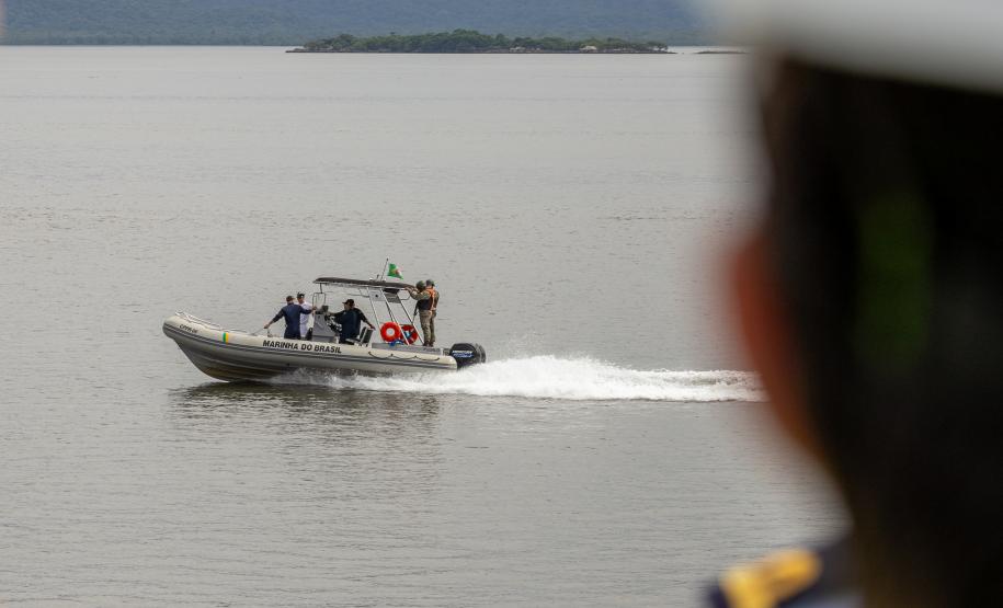 Navio de Guerra da Marinha recebe 750 visitantes