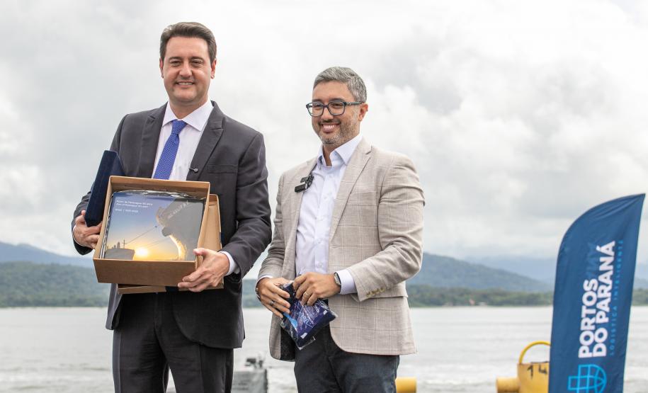 Governador anuncia investimento de R$ 1 bi no Píer em "T" na festa dos 90 anos do Porto de Paranaguá