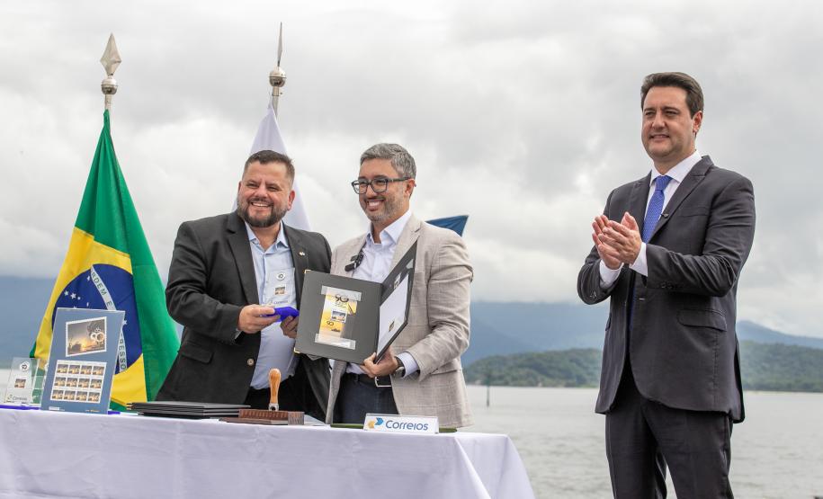 Governador anuncia investimento de R$ 1 bi no Píer em "T" na festa dos 90 anos do Porto de Paranaguá