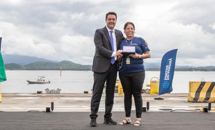 Governador anuncia investimento de R$ 1 bi no Píer em "T" na festa dos 90 anos do Porto de Paranaguá