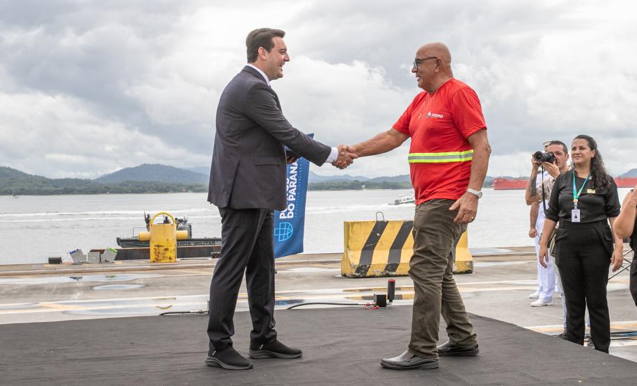 Governador anuncia investimento de R$ 1 bi no Píer em "T" na festa dos 90 anos do Porto de Paranaguá