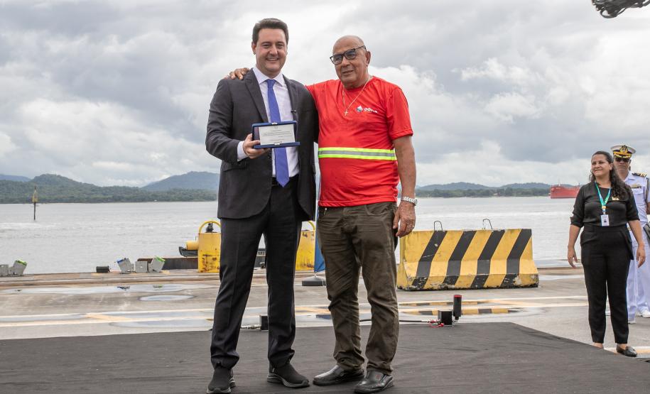 Governador anuncia investimento de R$ 1 bi no Píer em "T" na festa dos 90 anos do Porto de Paranaguá