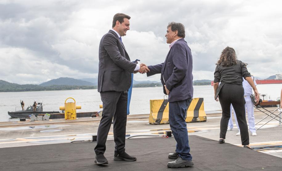 Governador anuncia investimento de R$ 1 bi no Píer em "T" na festa dos 90 anos do Porto de Paranaguá