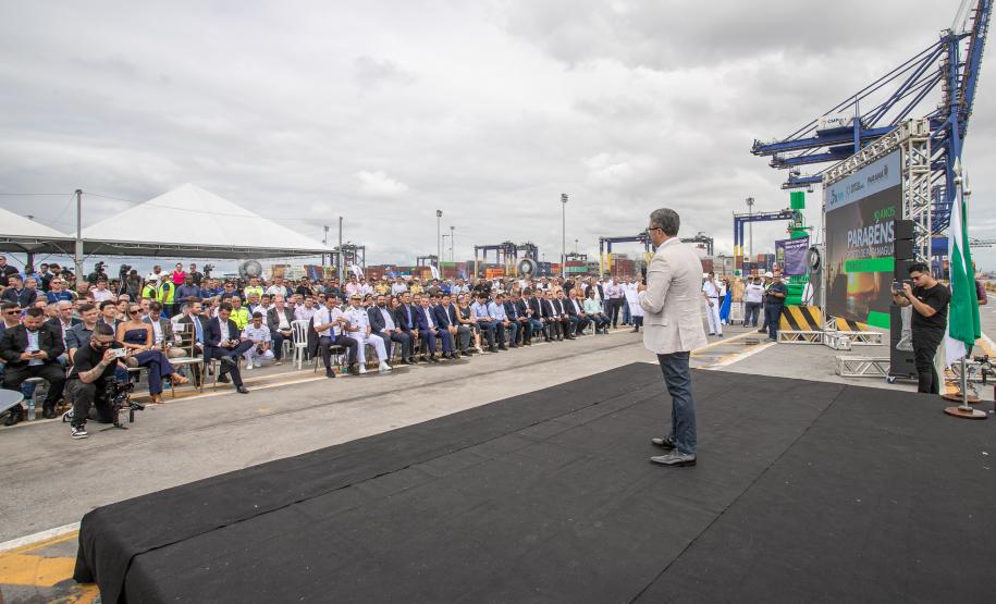 Governador anuncia investimento de R$ 1 bi no Píer em "T" na festa dos 90 anos do Porto de Paranaguá