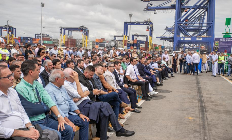 Governador anuncia investimento de R$ 1 bi no Píer em "T" na festa dos 90 anos do Porto de Paranaguá