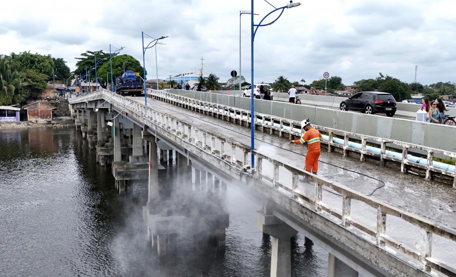Portos do Paraná realiza limpeza da Ponte dos Valadares para ação artística