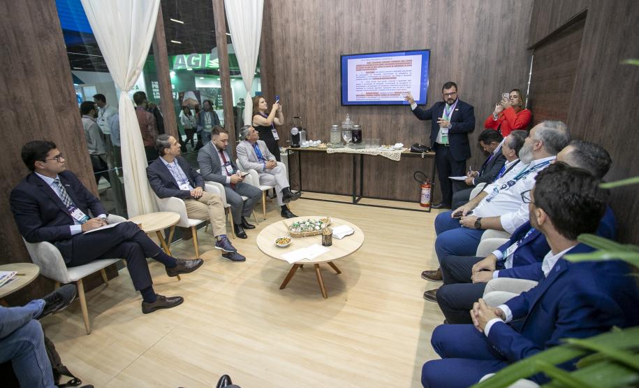 Portos do Paraná impulsiona negócios e debate avanços no marco legal portuário na Intermodal 2025