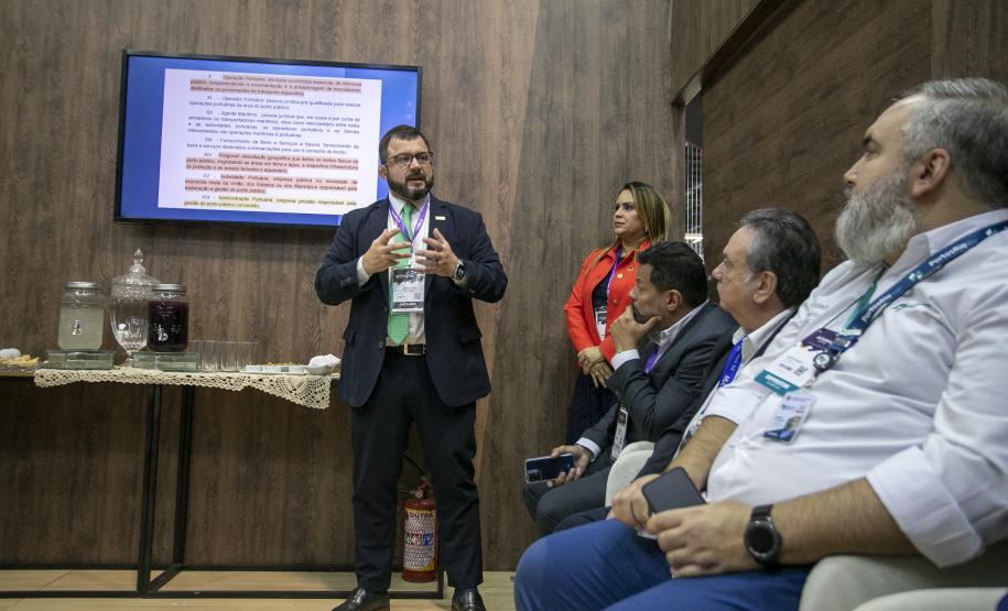Portos do Paraná impulsiona negócios e debate avanços no marco legal portuário na Intermodal 2025