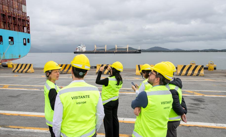 Aprovação de licitação do Canal de Acesso atrai investidores belgas ao Porto de Paranaguá