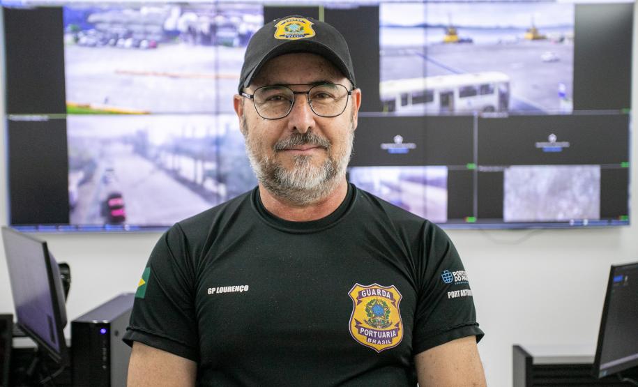 Guarda portuário é convidado para expor novamente no Carrousel du Louvre