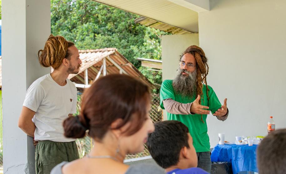 2ª Oficina da Portos do Paraná sobre coleta e despolpa do açaí juçara é realizada no litoral