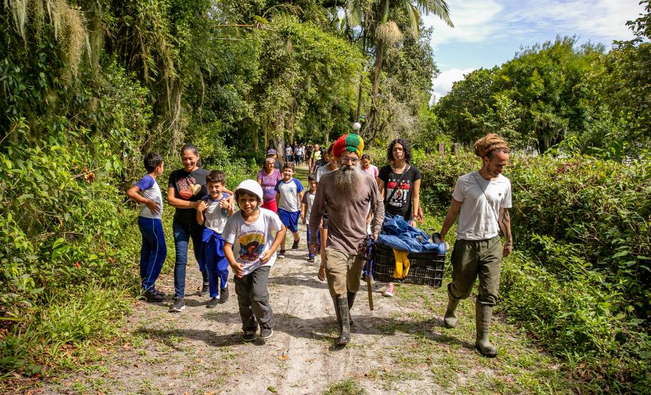 2ª Oficina da Portos do Paraná sobre coleta e despolpa do açaí juçara é realizada no litoral