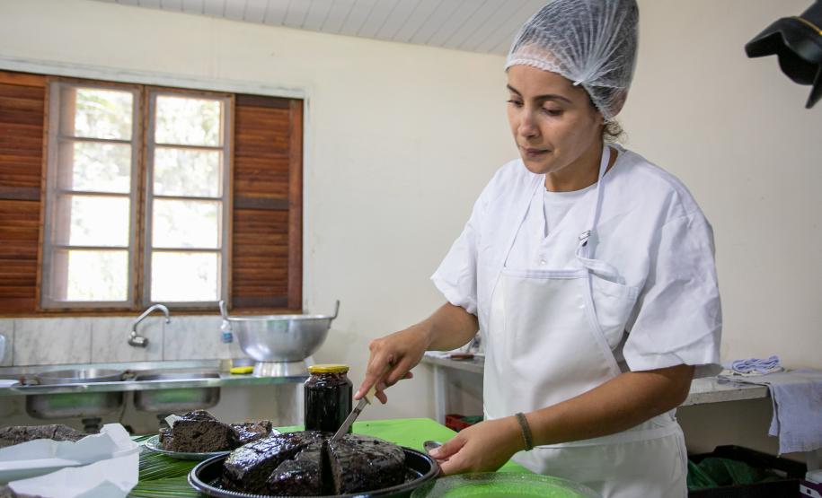 2ª Oficina da Portos do Paraná sobre coleta e despolpa do açaí juçara é realizada no litoral